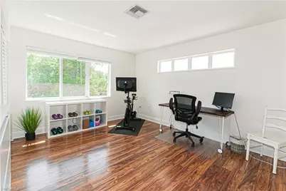 1060 Cooper Dr, Naples, FL 34103 - Photo 13