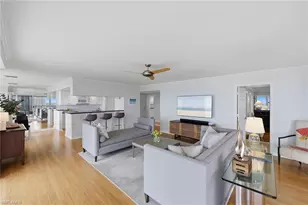 5550 Heron Point Dr, Naples, FL 34108 - Photo 9