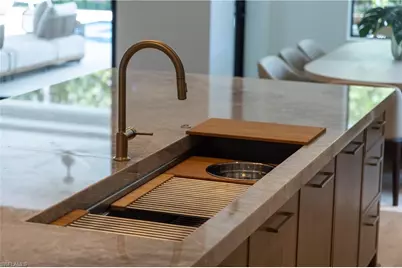 850 10th St N, Naples, FL 34102 - Photo 9