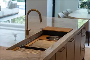 850 10th St N, Naples, FL 34102 - Photo 9