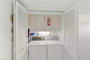 219 Palm Dr, Naples, FL 34112 - Photo 25