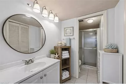 7340 Saint Ives Way #3201, Naples, FL 34104 - Photo 5