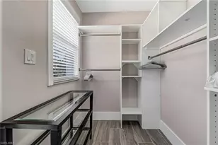 3470 Lakeview Dr, Naples, FL 34112 - Photo 7