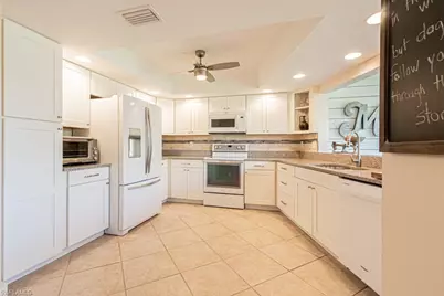 187 Round Key Cir #D3, Naples, FL 34112 - Photo 11