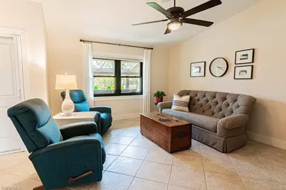 187 Round Key Cir #D3, Naples, FL 34112 - Photo 9