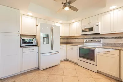 187 Round Key Cir #D3, Naples, FL 34112 - Photo 13