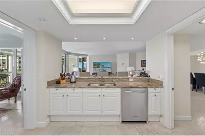 4021 Gulf Shore Blvd N #202, Naples, FL 34103 - Photo 9