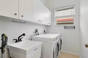 2590 Marshcreek Ln, Naples, FL 34119 - Photo 33