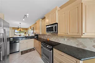 8086 Queen Palm Ln, Fort Myers, FL 33966 - Photo 9