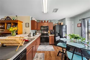 427 NW 3rd St, Cape Coral, FL 33993 - Photo 3