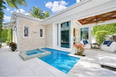 42 6th St S, Naples, FL 34102 - Photo 13