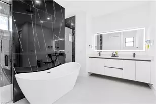 2604 20th Ave NE, Naples, FL 34120 - Photo 11