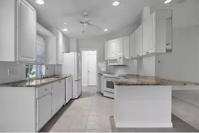 5065 Ventura Ct, Naples, FL 34109 - Photo 15