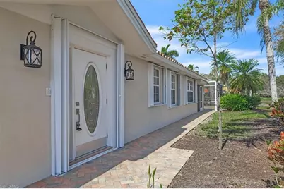 5065 Ventura Ct, Naples, FL 34109 - Photo 7