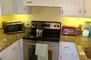 807 River Point Dr, Naples, FL 34102 - Photo 3