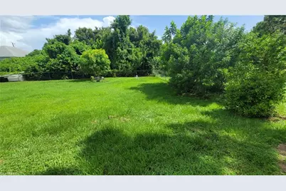 3711 10th St SW, Lehigh Acres, FL 33976 - Photo 3