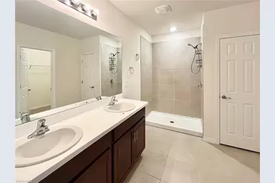 1009 NE 11th St, Cape Coral, FL 33909 - Photo 7