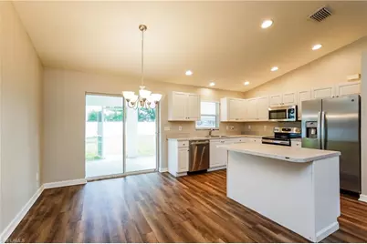 617 SE 27th St, Cape Coral, FL 33904 - Photo 7