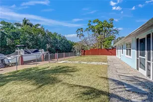 3470 Lakeview Dr, Naples, FL 34112 - Photo 13