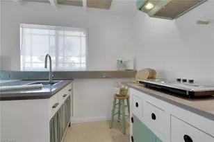 1278 Rainbow Ct, Naples, FL 34110 - Photo 13