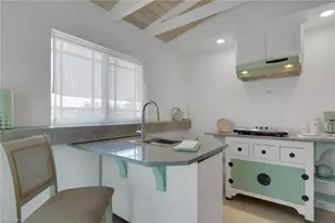 1278 Rainbow Ct, Naples, FL 34110 - Photo 9