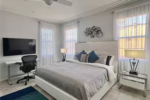 9126 Chula Vista St, Naples, FL 34113 - Photo 7