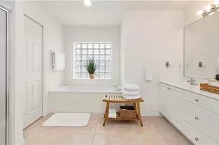 135 Estelle Dr, Naples, FL 34112 - Photo 19