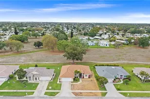 135 Estelle Dr, Naples, FL 34112 - Photo 35