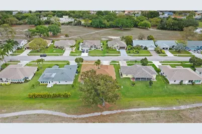 135 Estelle Dr, Naples, FL 34112 - Photo 29