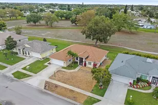 135 Estelle Dr, Naples, FL 34112 - Photo 37