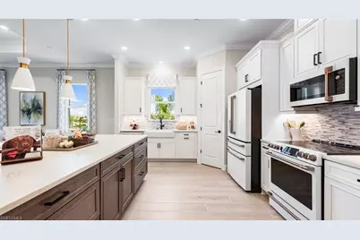 15336 Giardino Dr #26-204, Naples, FL 34114 - Photo 9