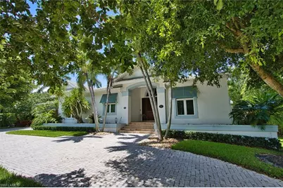 2201 Beacon Ln, Naples, FL 34103 - Photo 3