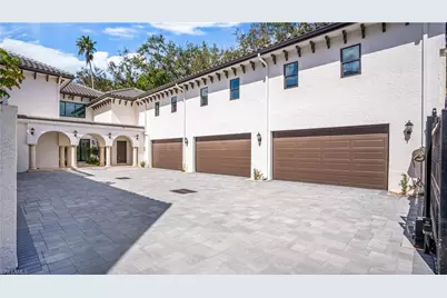 13323 Rosewood Ln, Naples, FL 34119 - Photo 25