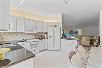 930 Moon Lake Dr, Naples, FL 34104 - Photo 9