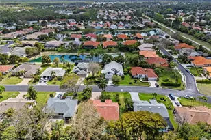 930 Moon Lake Dr, Naples, FL 34104 - Photo 27