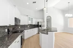 1435 Vintage Ln, Naples, FL 34104 - Photo 13