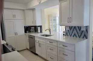 10475 Gulf Shore Dr, Naples, FL 34108 - Photo 17