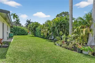 19 Crooked Ln, Naples, FL 34112 - Photo 23