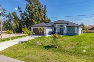 427 NW 7th Ave, Cape Coral, FL 33993 - Photo 9