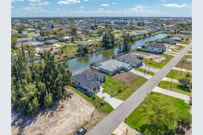 427 NW 7th Ave, Cape Coral, FL 33993 - Photo 5