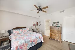 348 Dover Pl, Naples, FL 34104 - Photo 13