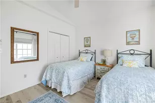 6045 Chardonnay Ln, Naples, FL 34119 - Photo 5