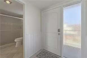 801 River Point Dr, Naples, FL 34102 - Photo 3