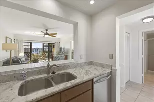 801 River Point Dr, Naples, FL 34102 - Photo 7