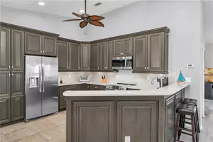 194 Newport Dr, Naples, FL 34114 - Photo 11