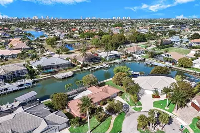 358 Grapewood Ct, Marco Island, FL 34145 - Photo 9