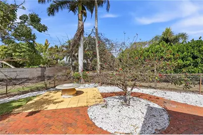 1377 11th Ct N, Naples, FL 34102 - Photo 23