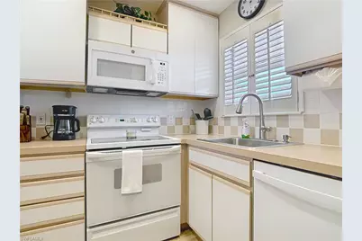 150 Turtle Lake Ct #309, Naples, FL 34105 - Photo 11