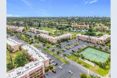 150 Turtle Lake Ct #309, Naples, FL 34105 - Photo 3