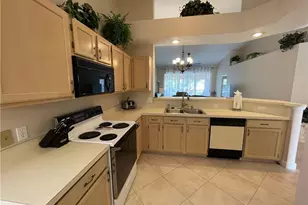 440 Wiggins Lake Ct, Naples, FL 34110 - Photo 5